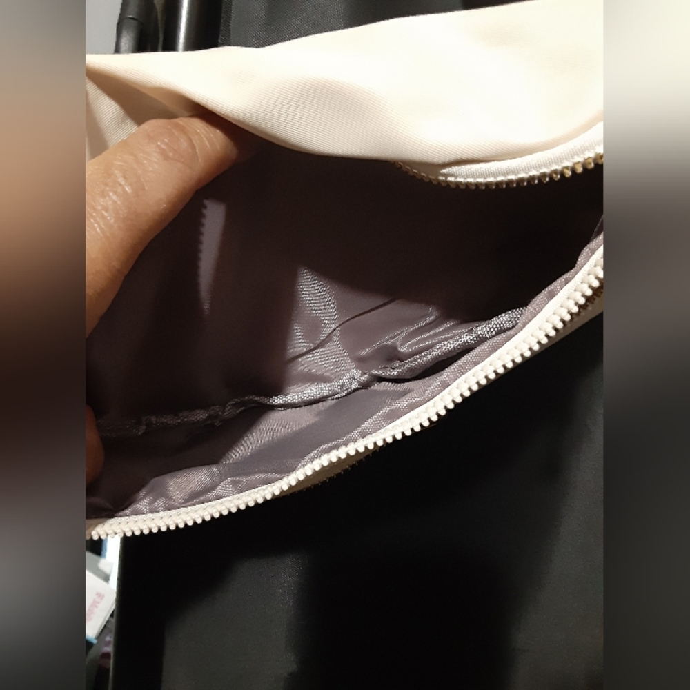 Fashion Kingpin Creations New Cream Fanny Pack Mini Bag - Picture 5 of 6